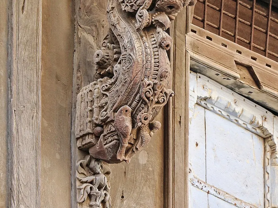 Wood Handicraft — wood carving India